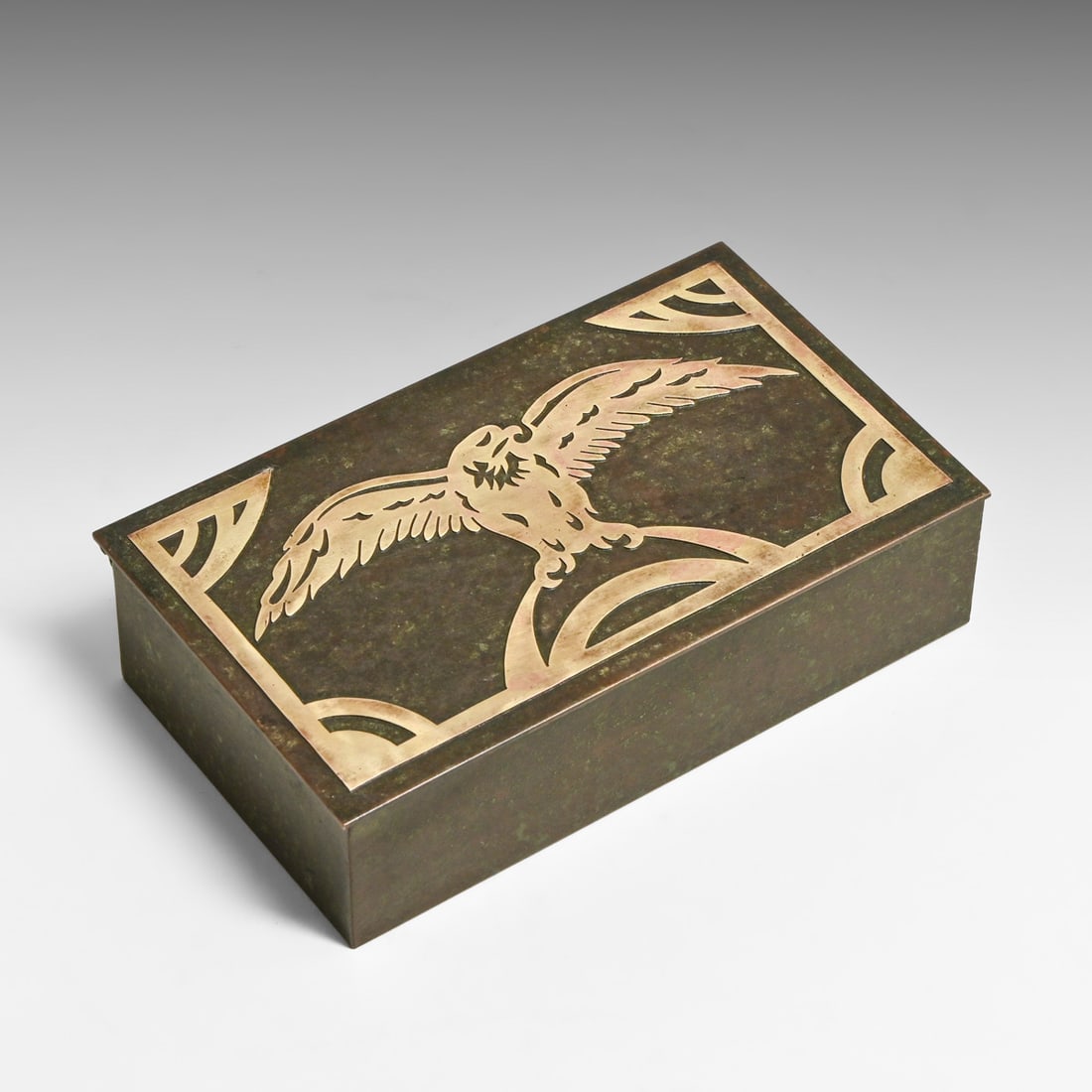 Silvercrest Sterling Silver on Bronze Eagle Box c1920s: Silvercrest Sterling Silver on Bronze Eagle Box c1920s. Signed. Excellent new patina. 6.25"w x 3.75" x 1.5"h FREE NATIONWIDE SHIPPING Free Nationwide Shipping within the lower 48 states for all