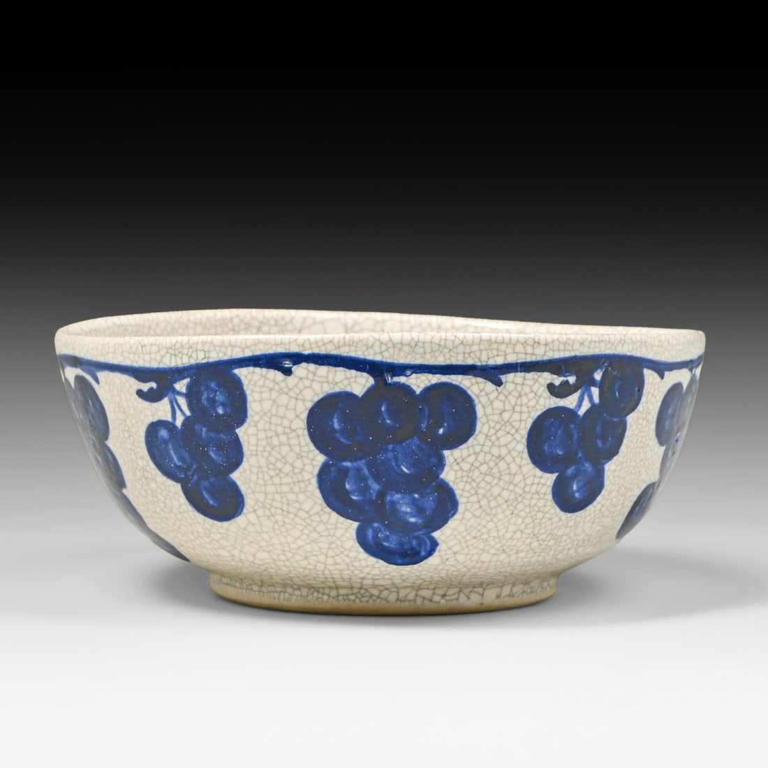 Large Dedham Pottery Grapevine Fruit Bowl c1920s (1 of 4)