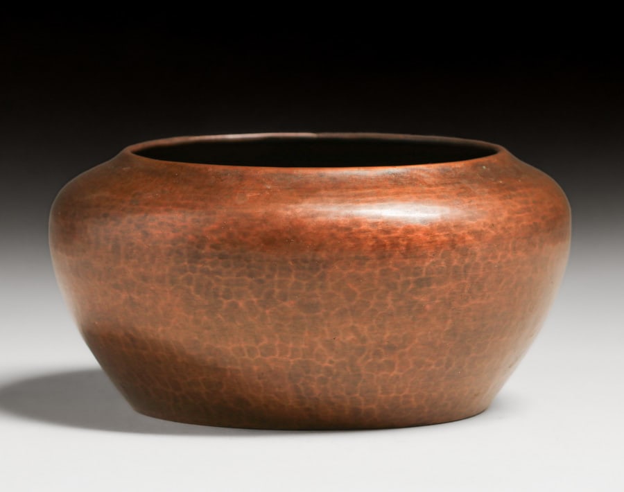 Dirk van Erp Hammered Copper Squat Vase c1913-1914: Dirk van Erp Hammered Copper Squat Vase c1913-1914. Signed with open-box mark. Excellent new patina. 6.25"d x 3.25"h FREE NATIONWIDE SHIPPING Free Nationwide Shipping within the lower 48 states for al