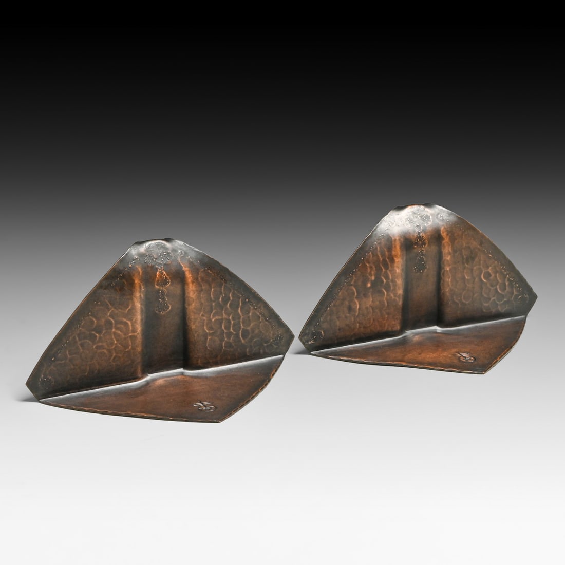 Roycroft Hammered Copper Triangular Bookends c1915 - 2