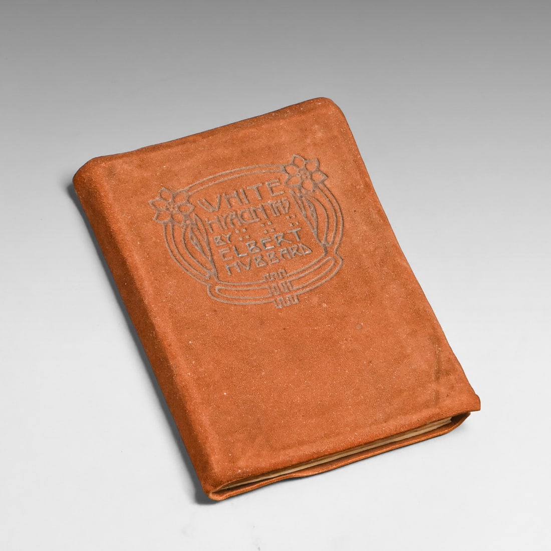 Roycroft Book: White Hyacinths Suede Cover 1907: Roycroft Book: White Hyacinths Suede Cover 1907. Dard Hunter design. Excellent condition. 7.5"h x 5"w FREE NATIONWIDE SHIPPING Free Nationwide Shipping within the lower 48 states for all purchases at