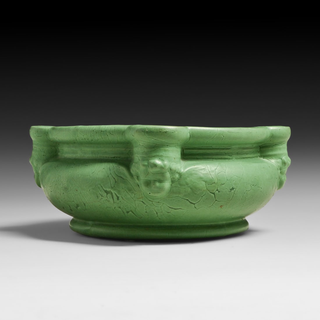 Roseville Pottery Egypto Matte Green Bowl c1910s: Roseville Pottery Egypto Matte Green Bowl c1910s. Unsigned. Perfect condition. 9"d x 4.75"h FREE NATIONWIDE SHIPPING Free Nationwide Shipping within the lower 48 states for all purchases at our