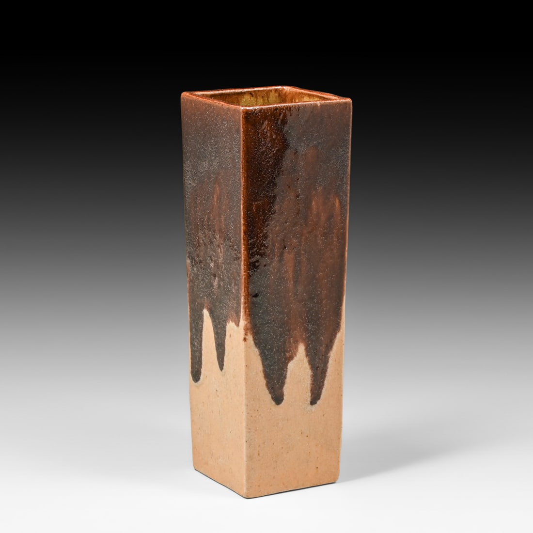 Minneapolis Handicraft Guild Square Drip Vase 1904-1918: Minneapolis Handicraft Guild Square Drip Vase 1904-1918. Signed. Perfect condition. 9.5"h x 4.25" x 4.25" FREE NATIONWIDE SHIPPING Free Nationwide Shipping within the lower 48 states for all