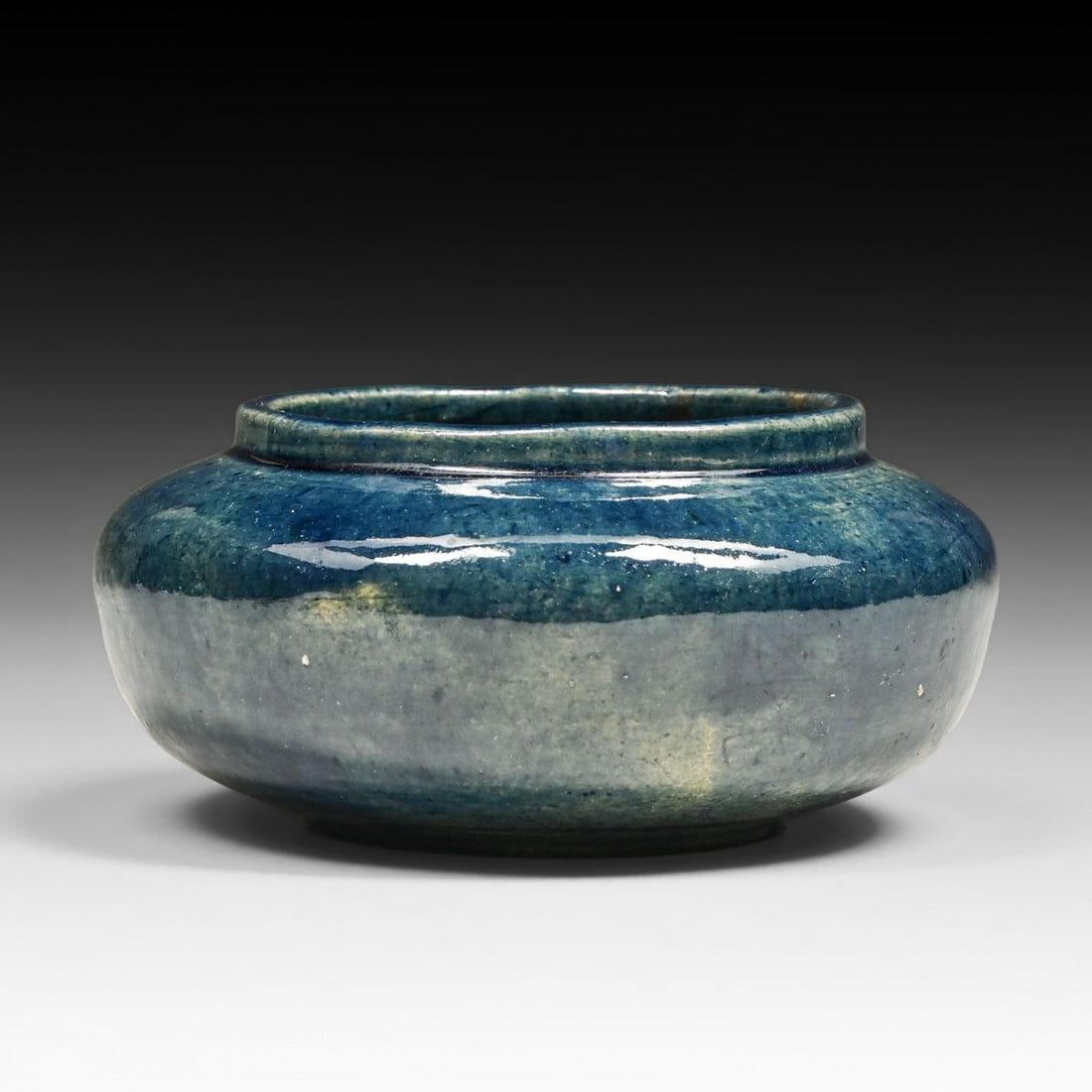 Minneapolis Handicraft Guild Blue Luster Bowl c1904-1918: Minneapolis Handicraft Guild Blue Luster Bowl c1904-1918. Signed by student/artist "HB". Perfect condition. 4.5"d x 2.5"h FREE NATIONWIDE SHIPPING Free Nationwide Shipping within the lower 48 states