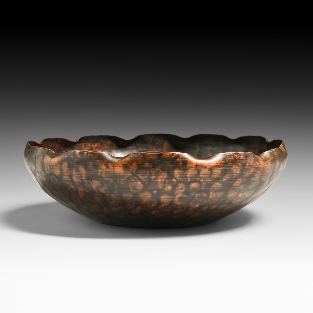 Craftsman Studios #890 Hammered Copper Fruit Bowl c1930s: Craftsman Studios #890 Hammered Copper Fruit Bowl c1930s. Signed. Excellent new patina. 10"d x 3.25"h FREE NATIONWIDE SHIPPING Free Nationwide Shipping within the lower 48 states for all purchases at