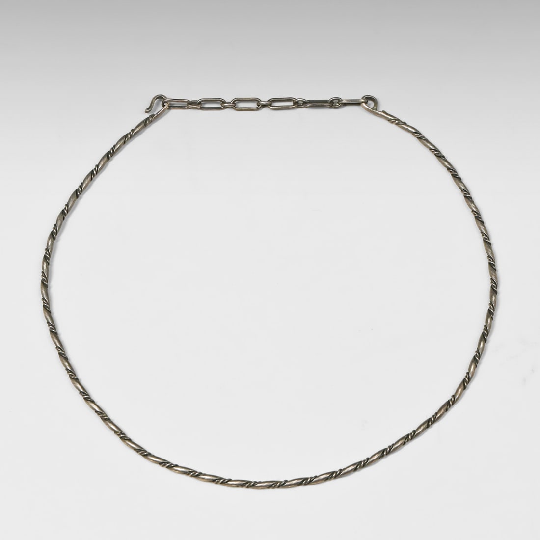 Arts & Crafts Sterling Silver Twisted Torque Necklace c1910s: Arts & Crafts Sterling Silver Twisted Torque Necklace c1910s. Unsigned. 15.5" length FREE NATIONWIDE SHIPPING Free Nationwide Shipping within the lower 48 states for all purchases at our Two-Day