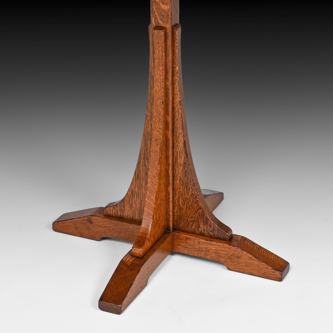 L&JG Stickley Oak Single Costumer Coatrack c1908-1912 - 4