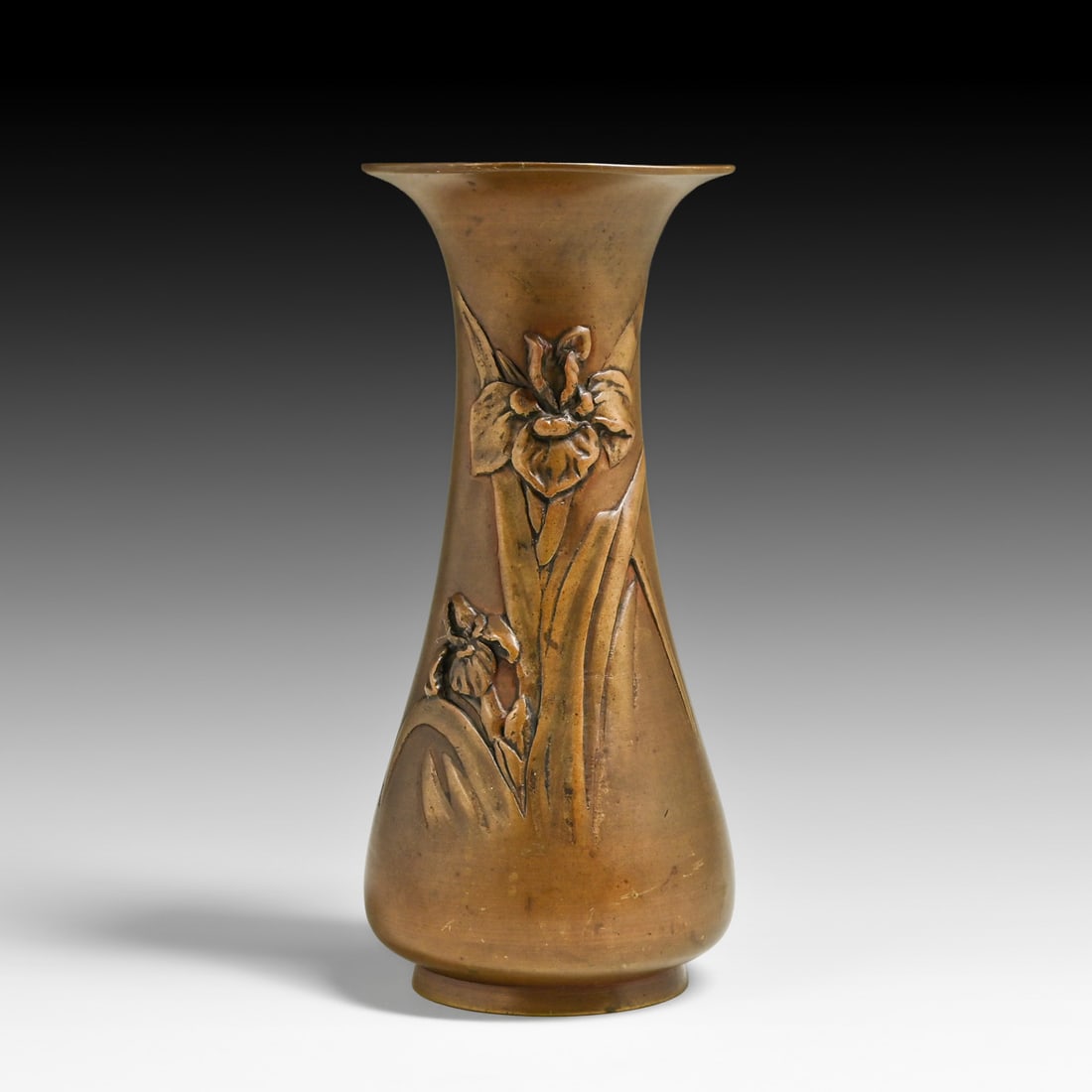 Japanese Arts & Crafts Meiji Period Bronze Iris Vase c1900: Japanese Arts & Crafts Meiji Period Bronze Iris Vase c1900. Unsigned. Excellent original patina. 9"h x 4"d FREE NATIONWIDE SHIPPING Free Nationwide Shipping within the lower 48 states for all purchase