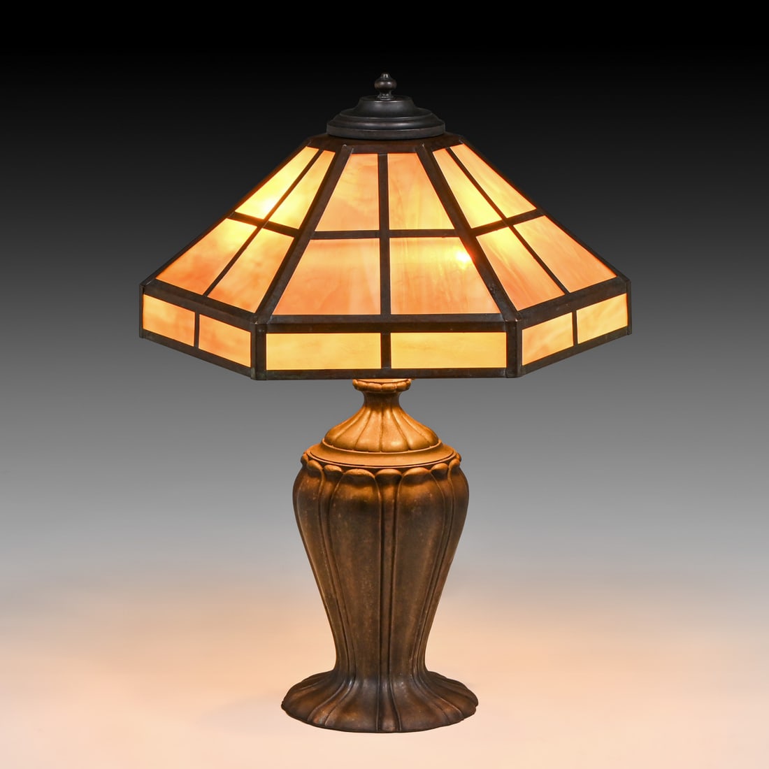 Arts & Crafts Style Slag Glass & Antique Base Table Lamp: Arts & Crafts Style Slag Glass & Antique Base Table Lamp. Features a modern geometric panel shade married to an authentic, period c1910s patinated cast metal base. Excellent working condition. 25"h x 