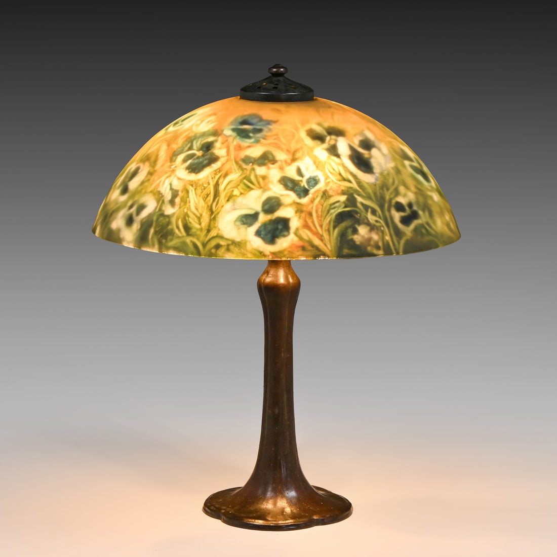 Contemporary Ulla Darni Reverse-Painted "Pansies" Shade on Antique Handel Base c1910: Contemporary Ulla Darni Reverse-Painted "Pansies" Shade on Antique Handel Base c1910. Base signed Handel. Reverse painted shade is in perfect condition and attached to an antique Handel fitter. 23.5"h