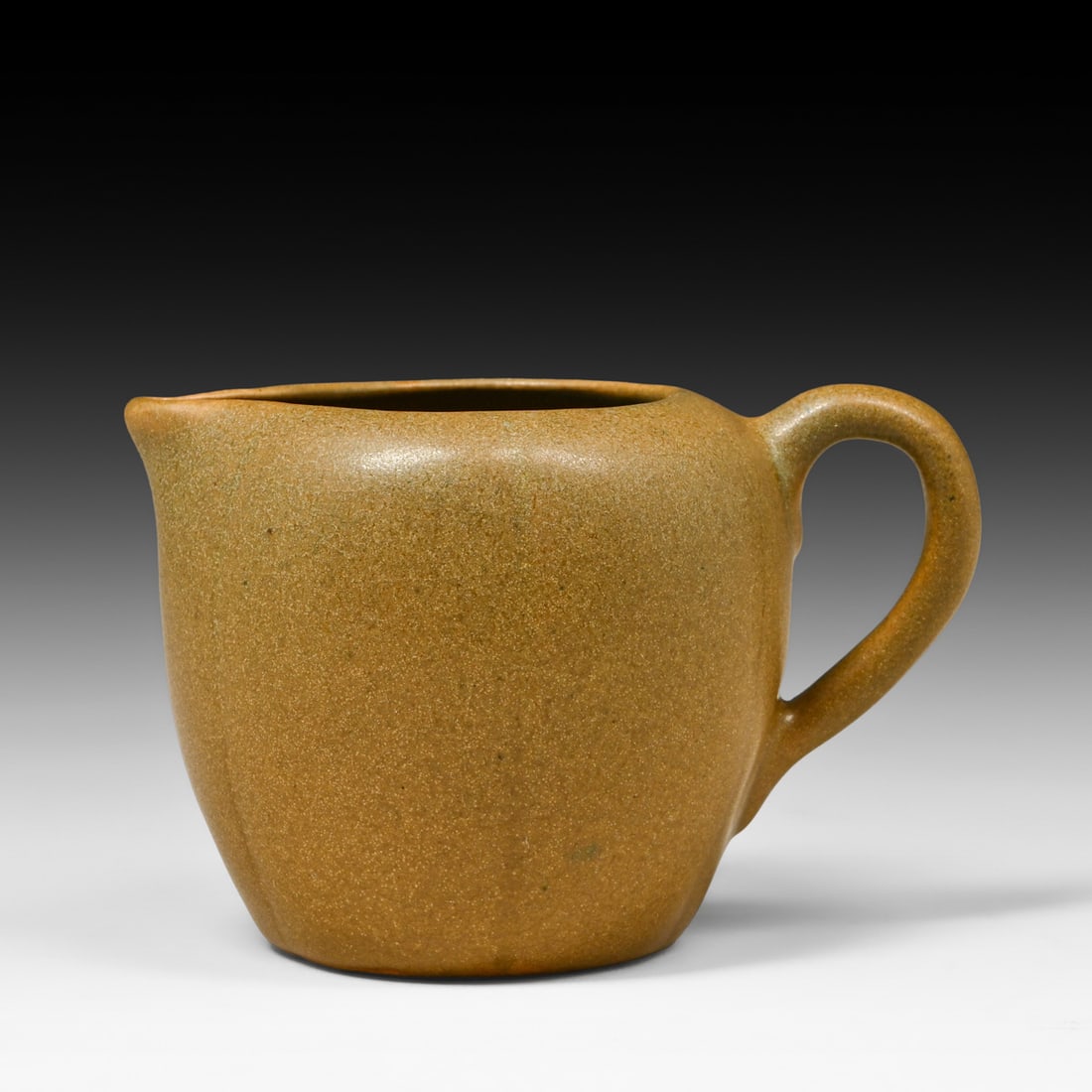 Van Briggle Pottery Matte Glazed Creamer 1918: Van Briggle Pottery Matte Glazed Creamer 1918. Signed. Perfect condition. 3.25"h x 4.5"d FREE NATIONWIDE SHIPPING Free Nationwide Shipping within the lower 48 states for all purchases at our Two-Day A
