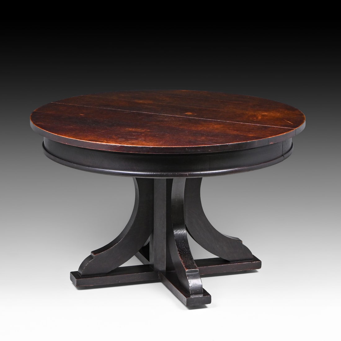 Roycroft Oak Pedestal Dining Table c1910: Roycroft Oak Pedestal Dining Table c1910. Signed. Slight seam separation in top. Excellent original finish. Opens to accommodate leaves, but does not have any. 30"h x 48"d FREE NATIONWIDE SHIPPING Fre