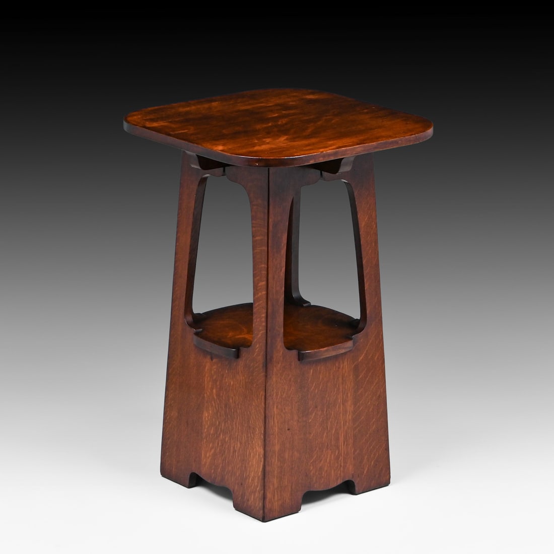 Limbert Oak Pagoda Lamp Table c1910 - 3