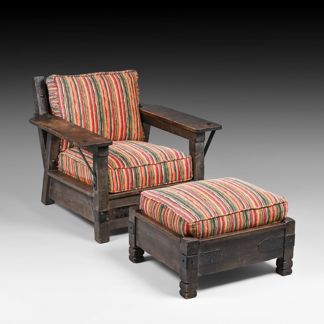 Early Monterey Furniture Co - Los Angeles Lounge Chair c1930s: Early Monterey Furniture Co - Los Angeles Lounge Chair c1930s. Signed. Excellent original finish. This lot is only for the Lounge Chair. The Monterey Ottoman is sold separately. 31"h x 35.5"w x 36"d F