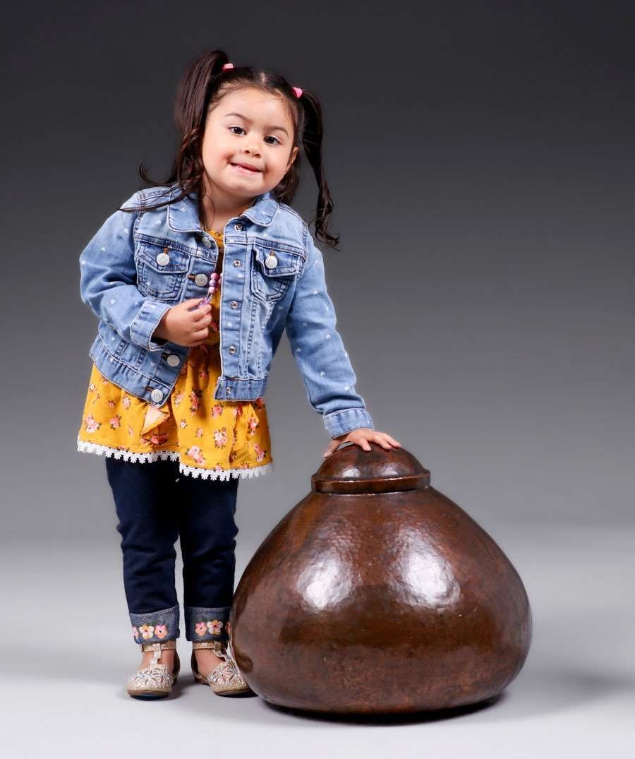 Large Dirk van Erp Hammered Copper Covered Vase c1911-1912: Large Dirk van Erp Hammered Copper Covered Vase c1911-1912. The closed-box signature has been partially scratched off, likely by another retail shop. Excellent original patina. 15"d x 13.5"h FREE NATI