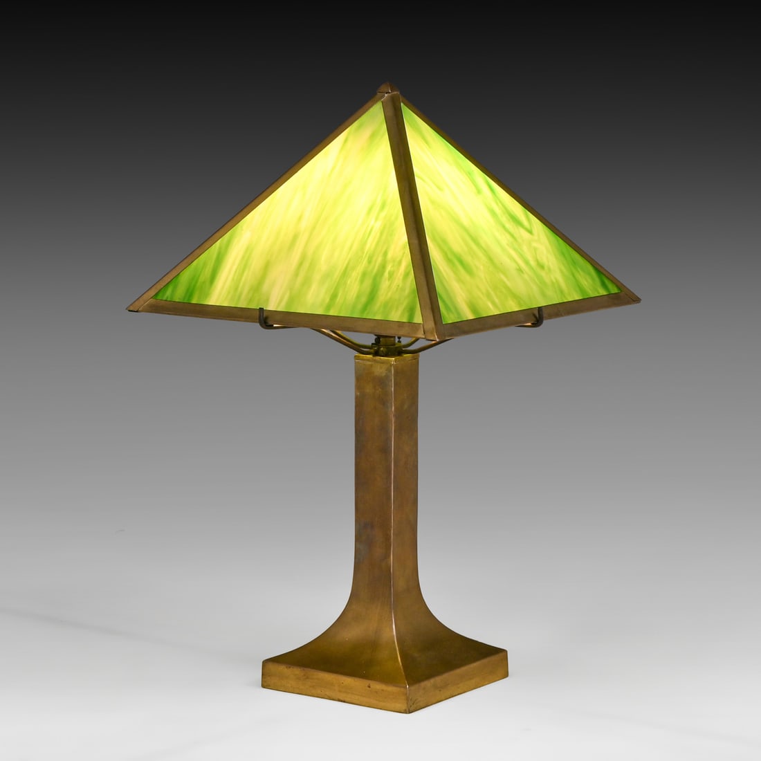 Arts & Crafts Period Brass & Slag Glass Lamp c1910: Arts & Crafts Period Brass & Slag Glass Lamp c1910. Unsigned. Excellent original patina. Original green slag glass in perfect condition. 20"h x 12" x 12" FREE NATIONWIDE SHIPPING Free Nationwide