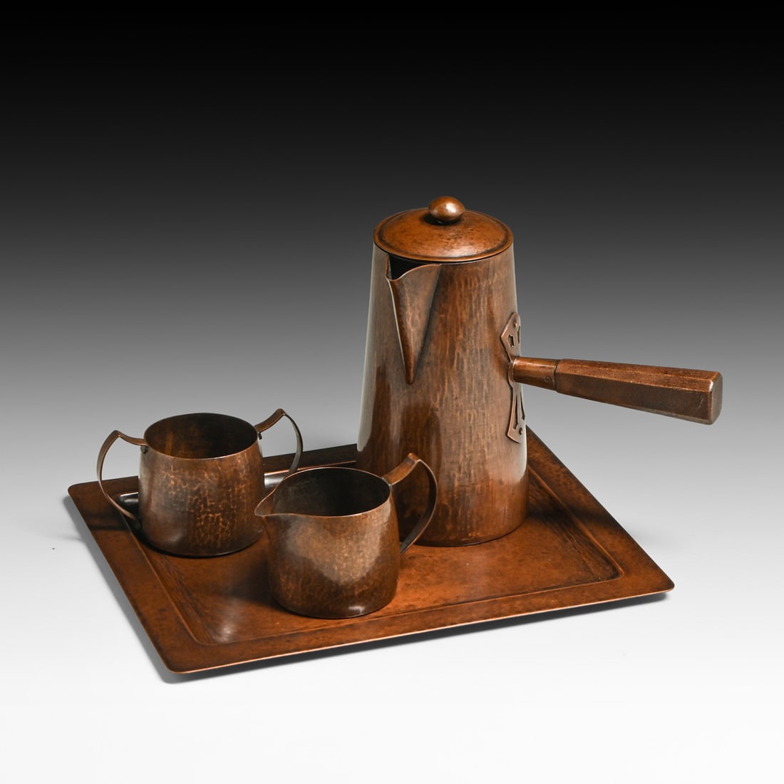 Minneapolis Handicraft Guild Hammered Copper Four-Piece Coffee Service c1910: Minneapolis Handicraft Guild Hammered Copper Four-Piece Coffee Service c1910. Signed. Excellent new patina. Tray 10" x 8". Coffee 8"w x 7"h FREE NATIONWIDE SHIPPING Free Nationwide Shipping within