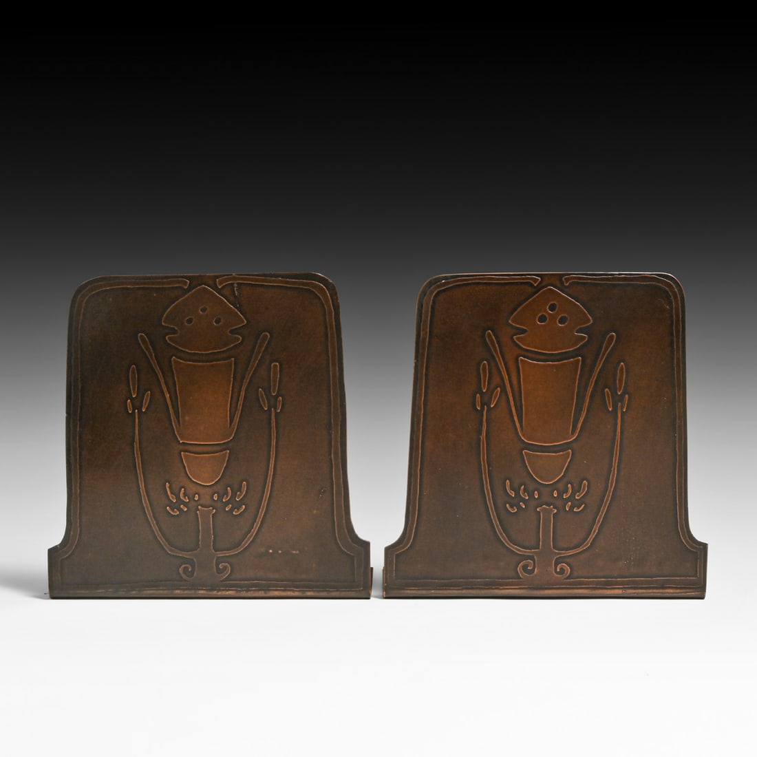 Minneapolis Handicraft Guild Hammered Copper Acid-Etched Bookends c1910 (1 of 3)