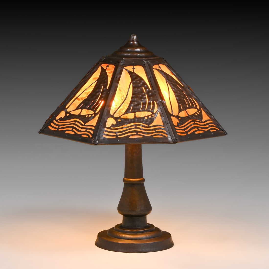 Limbert #472 Hammered Copper & Cutout Slag Glass Dutch Sailboat Lamp c1910: Limbert #472 Hammered Copper & Cutout Slag Glass Dutch Sailboat Lamp c1910. Signed only with impressed "472". Excellent original patina. Beautiful new amber slag glass. 26.5"h x 22.5"d FREE