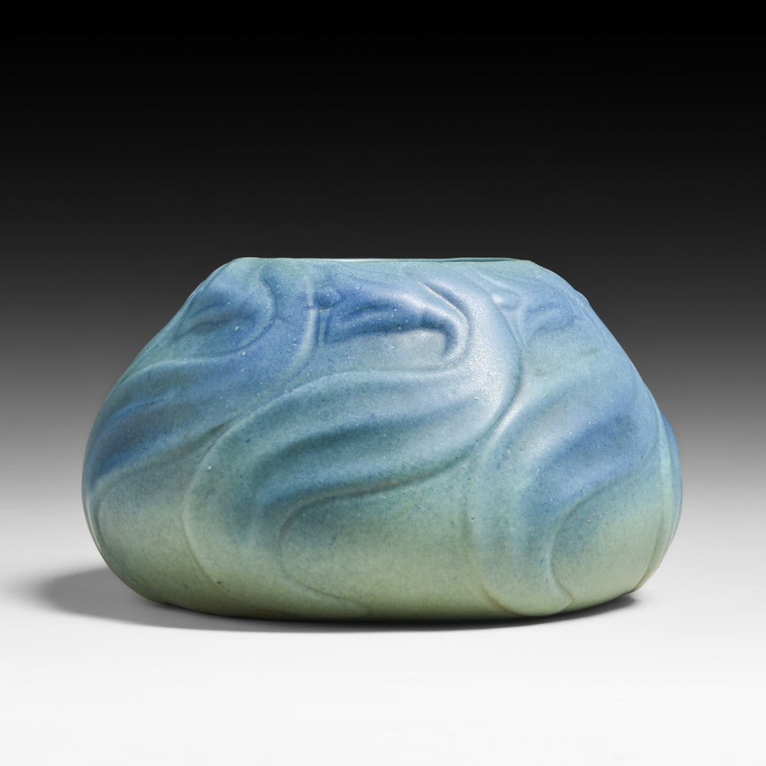 Van Briggle #849 Matte Glazed Vase c1918-1920: Van Briggle #849 Matte Glazed Vase c1918-1920. This example has earlier darker clay which dates this to the late teens. Signed. Perfect condition. 7.5"d x 4.5"h FREE NATIONWIDE SHIPPING Free Nationwid