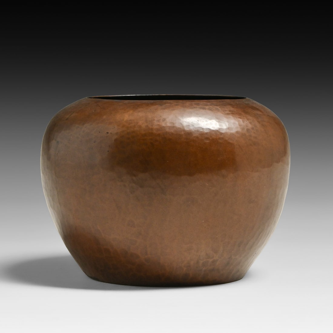 Dirk van Erp Hammered Copper Vase c1915-1920: Dirk van Erp Hammered Copper Vase c1915-1920. Signed with open-box, San Francisco mark. Excellent original patina. 5"d x 3.5"h FREE NATIONWIDE SHIPPING Free Nationwide Shipping within the lower 48 sta