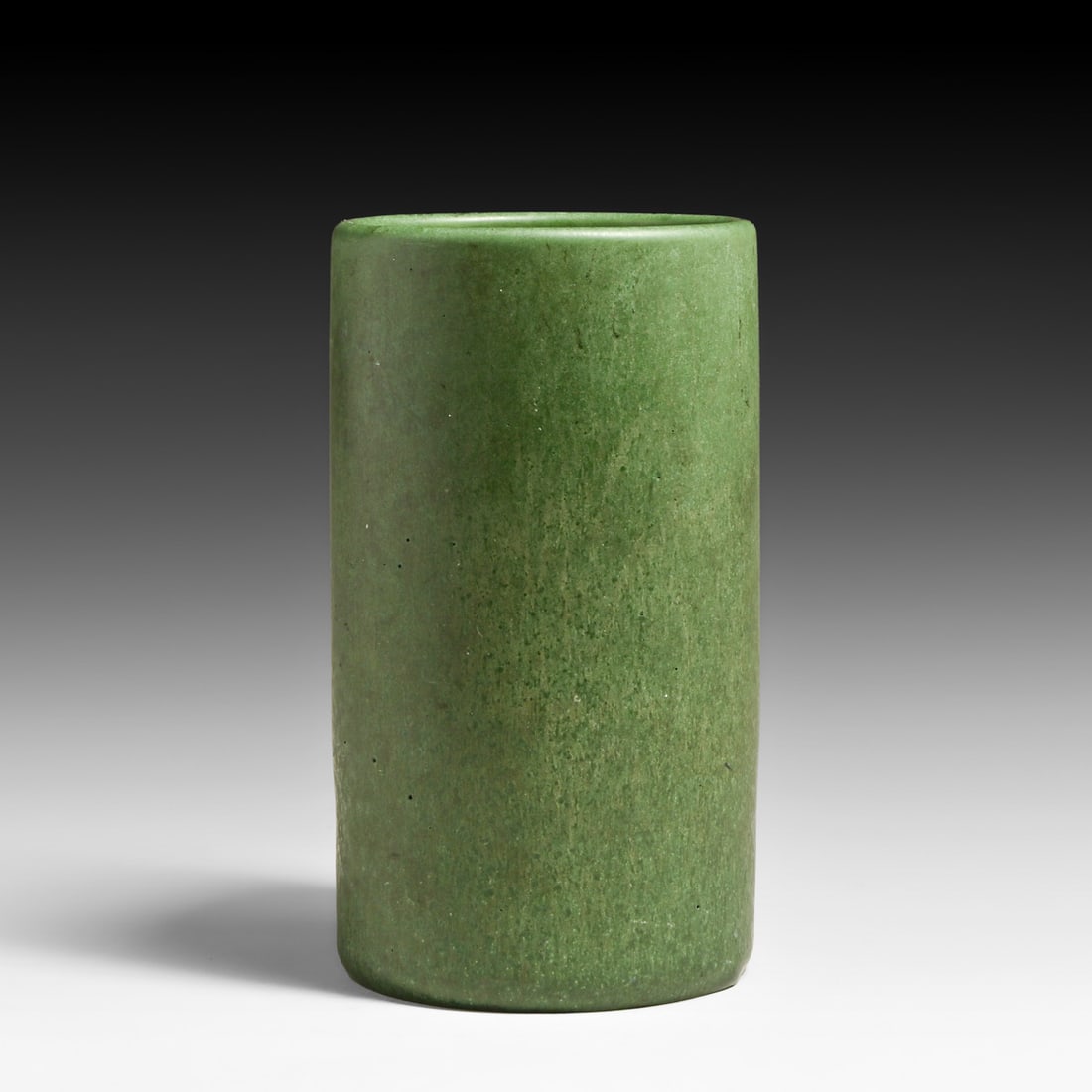 Hampshire Pottery Matte Green Cylinder Vase c1910: Hampshire Pottery Matte Green Cylinder Vase c1910. Signed. Perfect condition. 7"h x 3.75"d FREE NATIONWIDE SHIPPING Free Nationwide Shipping within the lower 48 states for all purchases at our