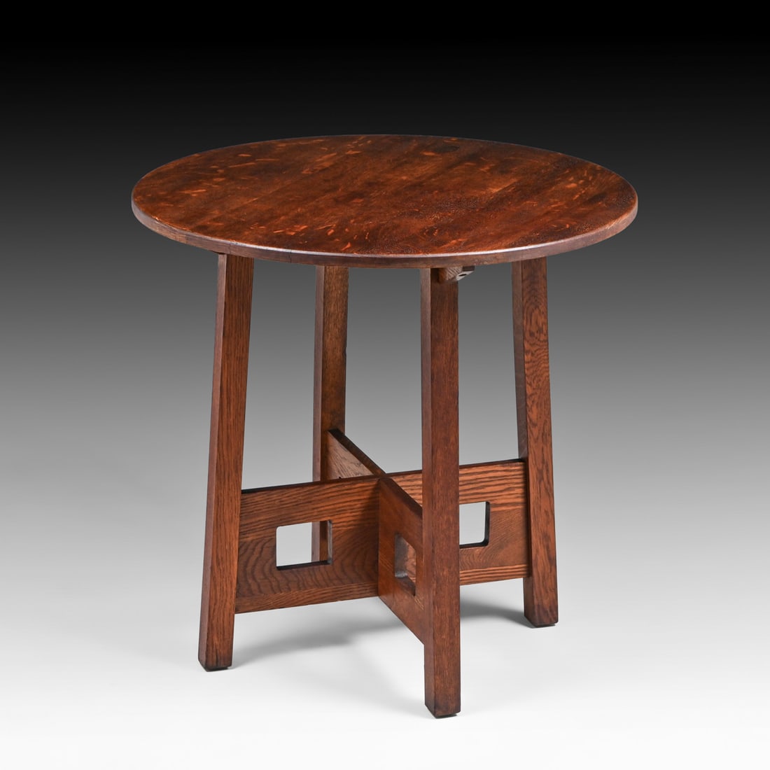 Limbert #148 Oak Cutout Lamp Table c1910: Limbert #148 Oak Cutout Lamp Table c1910. Signed with branded mark. Small stain to top, otherwise excellent original finish. 30?d x 29?h FREE NATIONWIDE SHIPPING Free Nationwide Shipping within the