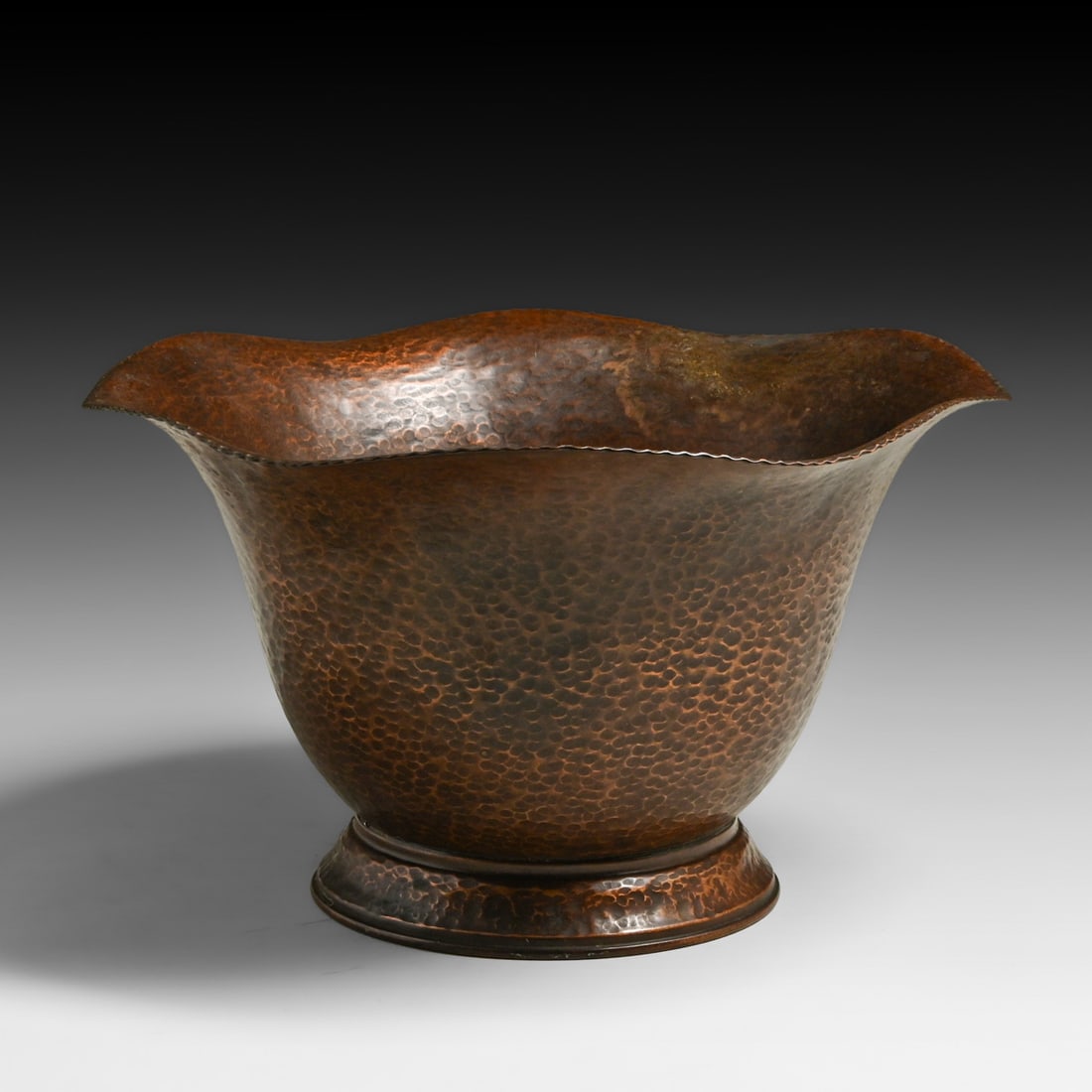 Hollywood Arts & Crafts Shop Hammered Copper Vase c1920s: Hollywood Arts & Crafts Shop Hammered Copper Vase c1920s. Signed. Color added to original patina. 10.5"d x 6.25"h FREE NATIONWIDE SHIPPING Free Nationwide Shipping within the lower 48 states for all p