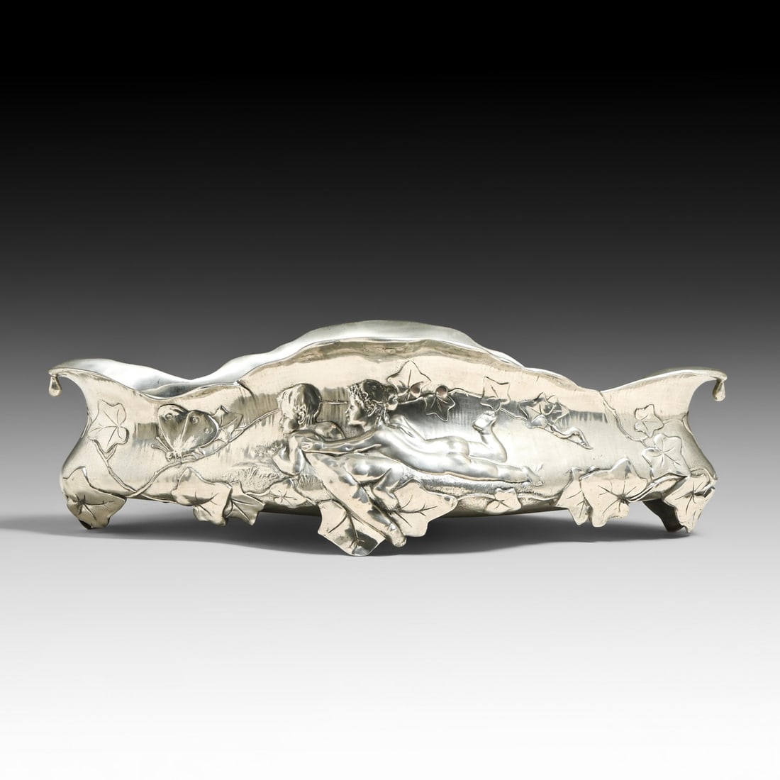 Kayserzinn - German Art Nouveau Pewter Centerpiece Jardiniere c1899-1900: Kayserzinn - German Art Nouveau Pewter Centerpiece Jardiniere c1899-1900. Signed. Excellent condition. 17.25"w x 9" x 5.25"h FREE NATIONWIDE SHIPPING Free Nationwide Shipping within the lower 48 state