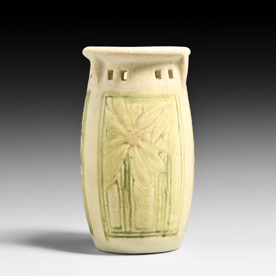 Weller Roma Cutout Vase c1910s: Weller Roma Cutout Vase c1910s. Unsigned. Perfect condition. 6"h x 3.25"d FREE NATIONWIDE SHIPPING Free Nationwide Shipping within the lower 48 states for all purchases at our Two-Day Auction.