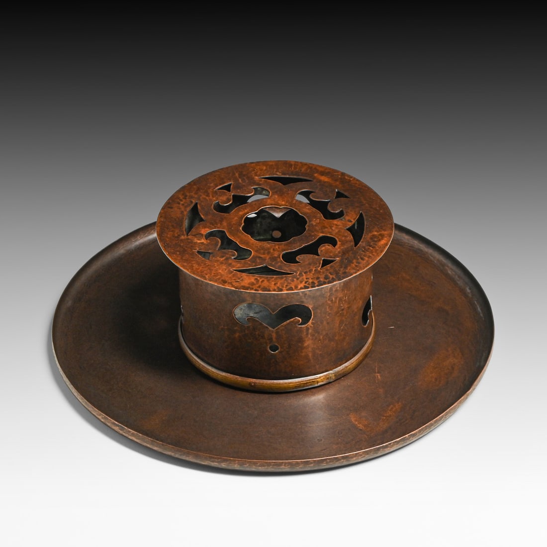 Minneapolis Handicraft Guild Hammered Copper Cutout Flower Frog & Tray Set c1910 (1 of 6)