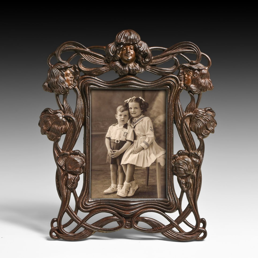 French Art Nouveau Bronze Patinated Picture Frame c1905: French Art Nouveau Bronze Patinated Picture Frame c1905. Unsigned. Excellent new patina. 10.5"h x 9.5"w FREE NATIONWIDE SHIPPING Free Nationwide Shipping within the lower 48 states for all purchases a