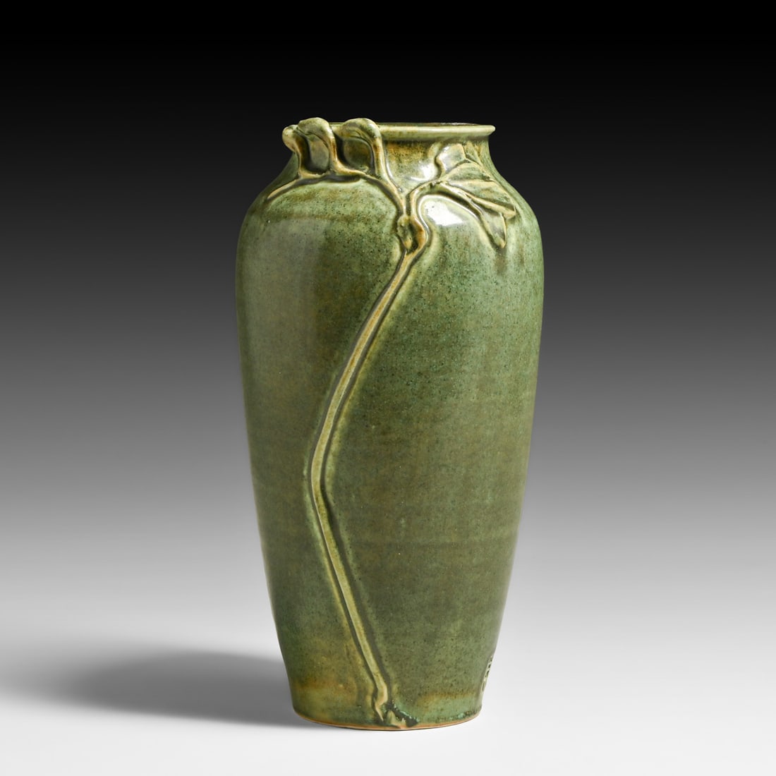 Contemporary Joshua Medkiff - Seagrove, NC Arts & Crafts Revival Matte Green Studio Pottery Vase: Contemporary Joshua Medkiff - Seagrove, NC Arts & Crafts Revival Matte Green Studio Pottery Vase c2000s. Signed. Perfect condition. 10.25"h x 5.5"d FREE NATIONWIDE SHIPPING Free Nationwide Shipping wi