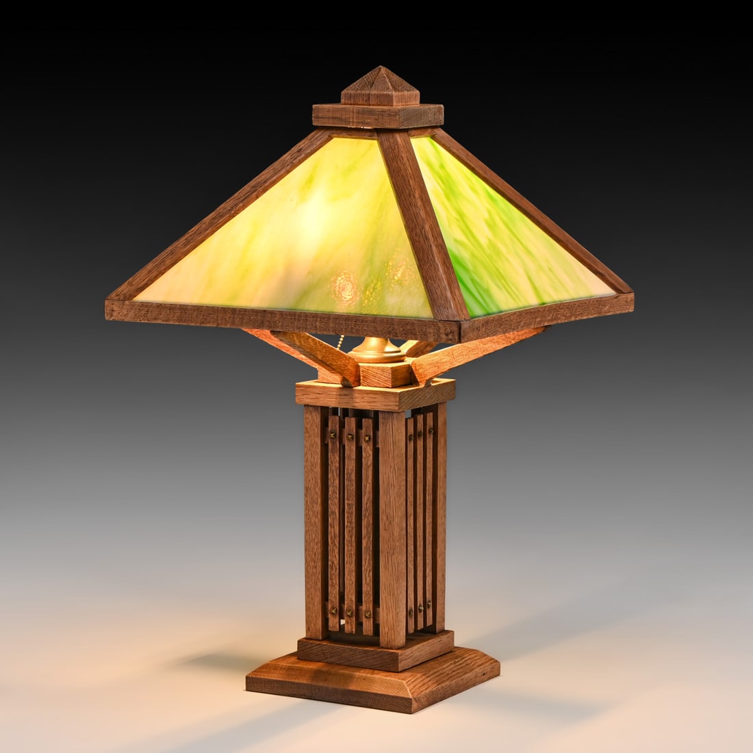 Prairie School Arts & Crafts Period Oak & Slag Glass Lamp c1910: Prairie School Arts & Crafts Period Oak & Slag Glass Lamp c1910. Unsigned. Old refinish. Original slag glass in perfect condition. 29"h x 18"w x 18"d FREE NATIONWIDE SHIPPING Free Nationwide Shipping