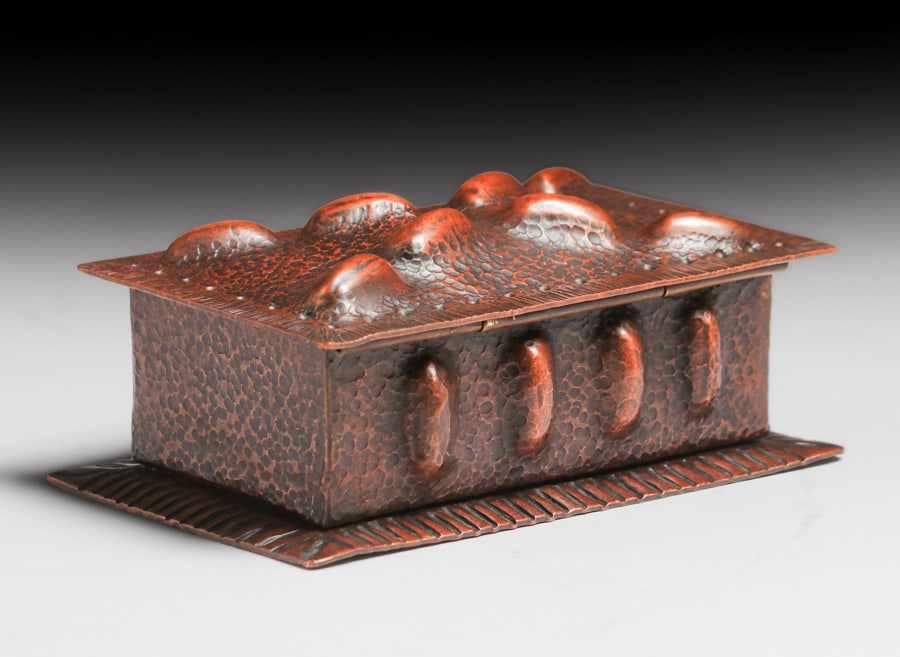 Arts & Crafts Hammered Copper Box c1910s - 4