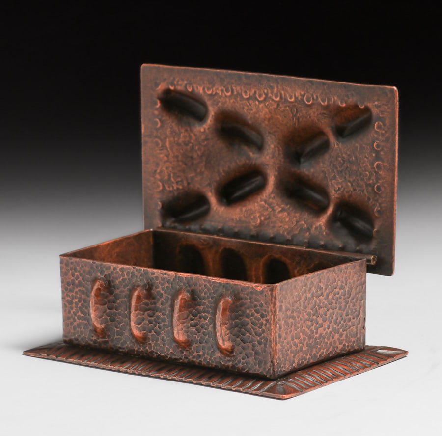 Arts & Crafts Hammered Copper Box c1910s - 5