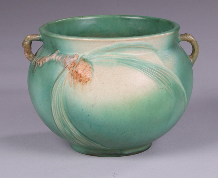 Roseville Green Pinecone Jardiniere (1 of 4)