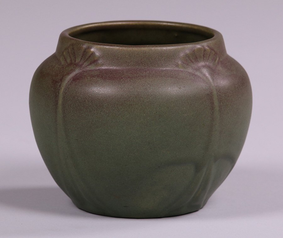Van Briggle 1908 Matte Green Vase (1 of 3)