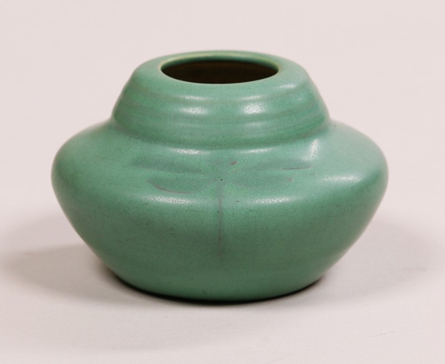 Weller Matte Green Dragonfly Vase (1 of 3)