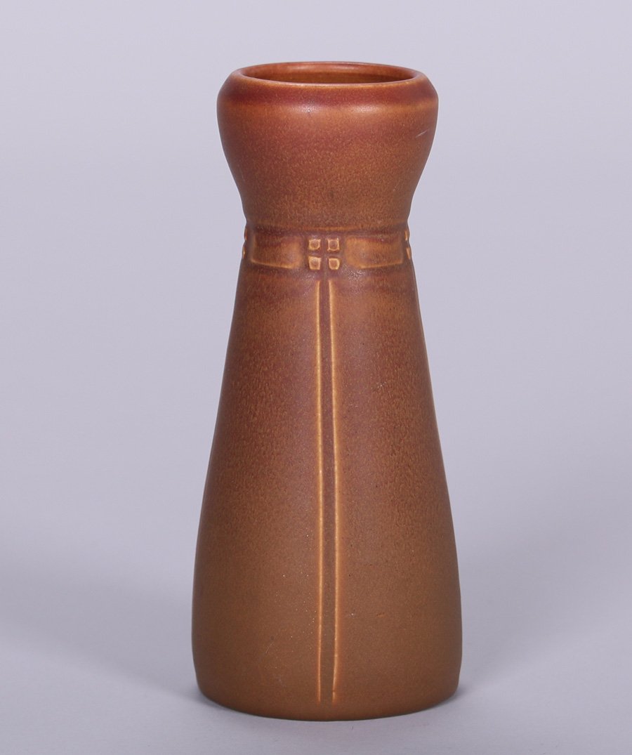 Rookwood 1911 Matte Brown Vase (1 of 4)