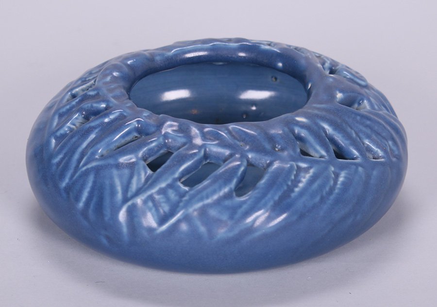 Rookwood 1915 Matte Blue Bowl (1 of 4)