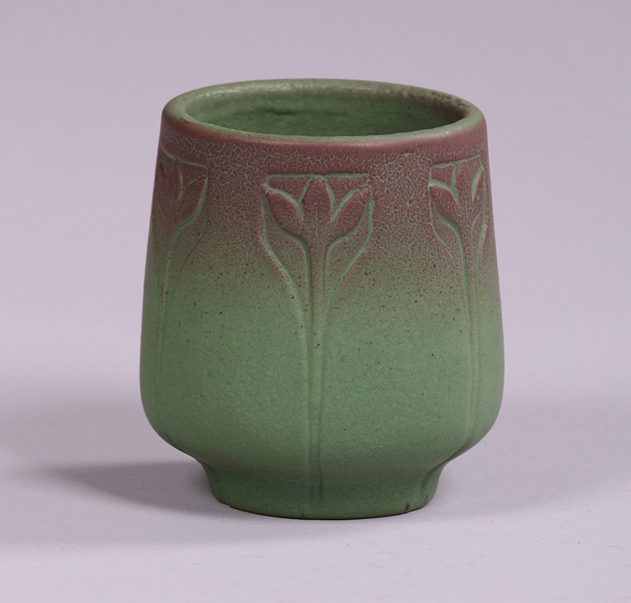 Van Briggle 1906 Matte Green Vase (1 of 2)