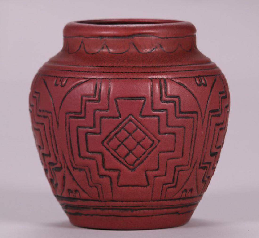 Weller Suevo Matte Red Vase (1 of 2)