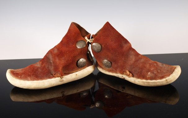 traditional navajo moccasins