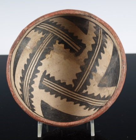 Beautiful Small Gila Polychrome bowl 1350 AD: Beautiful Small Gila Polychrome bowl 1350 AD. The Salado Native American tribe existed with the Anasazi. A great authentic and legal piece. 5.5 inches diameter. Ex- Bonham's Auction House New York