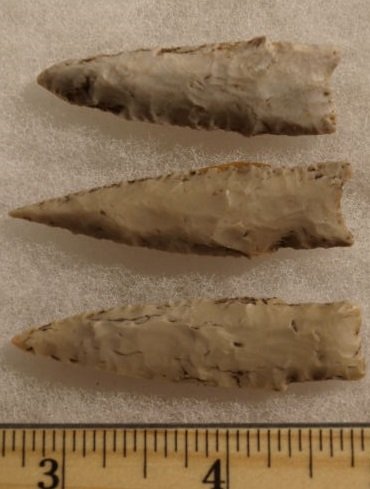 Stermer Papered Texas Darl points X3: 3 Stermer Papered Texas Darl points made from Edwards Plateau chert 1 7/8 - 2 3/16 inches long. Late Archaic period, a rare type papered by Ben Stermer at Western Typology. Points, arrowheads and kniv