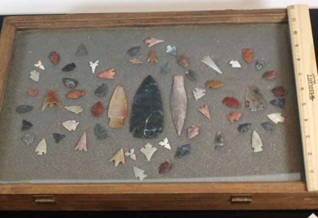 Wood & glass display of 58 Central Texas points: Wood & glass display of approx. 58 Central thought to have been collected in central Texas. From the estate of John Koehler personally field collected by Mr. Koehler in 1940's - 1950's. Mr. Koehler ha