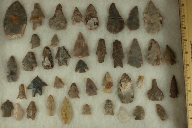 Central Texas 41 points Stermer, Pedernales: Large Group of central Texas Points bandy, Pedernales, San Jacintos and others all from the estate of John Koehler personally field collected by Mr. Koehler in 1940's - 1950's. This point has been ins