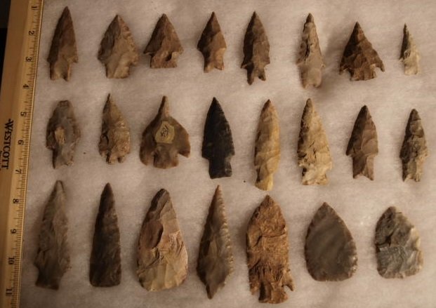Central Texas 23 points Stermer, Friday knifes: Large Group of central Texas Points 23 in total bandy, Pedernales, San Jacintos, Friday knives and others all from the estate of John Koehler personally field collected by Mr. Koehler in 1940's - 1950