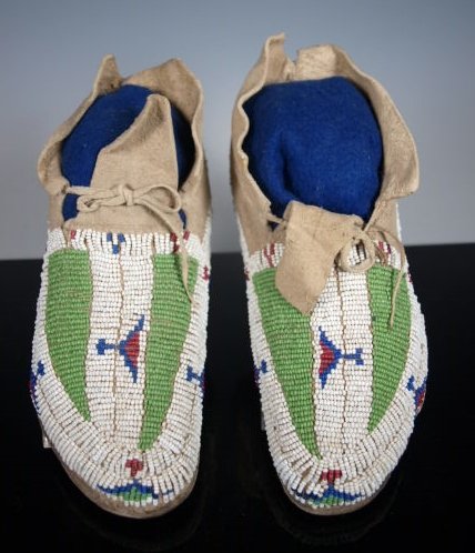 Native American Beaded Moccasins, Cheyenne: Very nice old Plains Indian Moccasins, Cheyenne, adolescent-sized, beaded on native-tanned hide in a classic Buffalo hoof pattern with white-heart red, medium blue, apple green and white seed beads. P